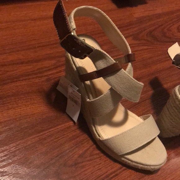 Shoes - Picture 4 of 4